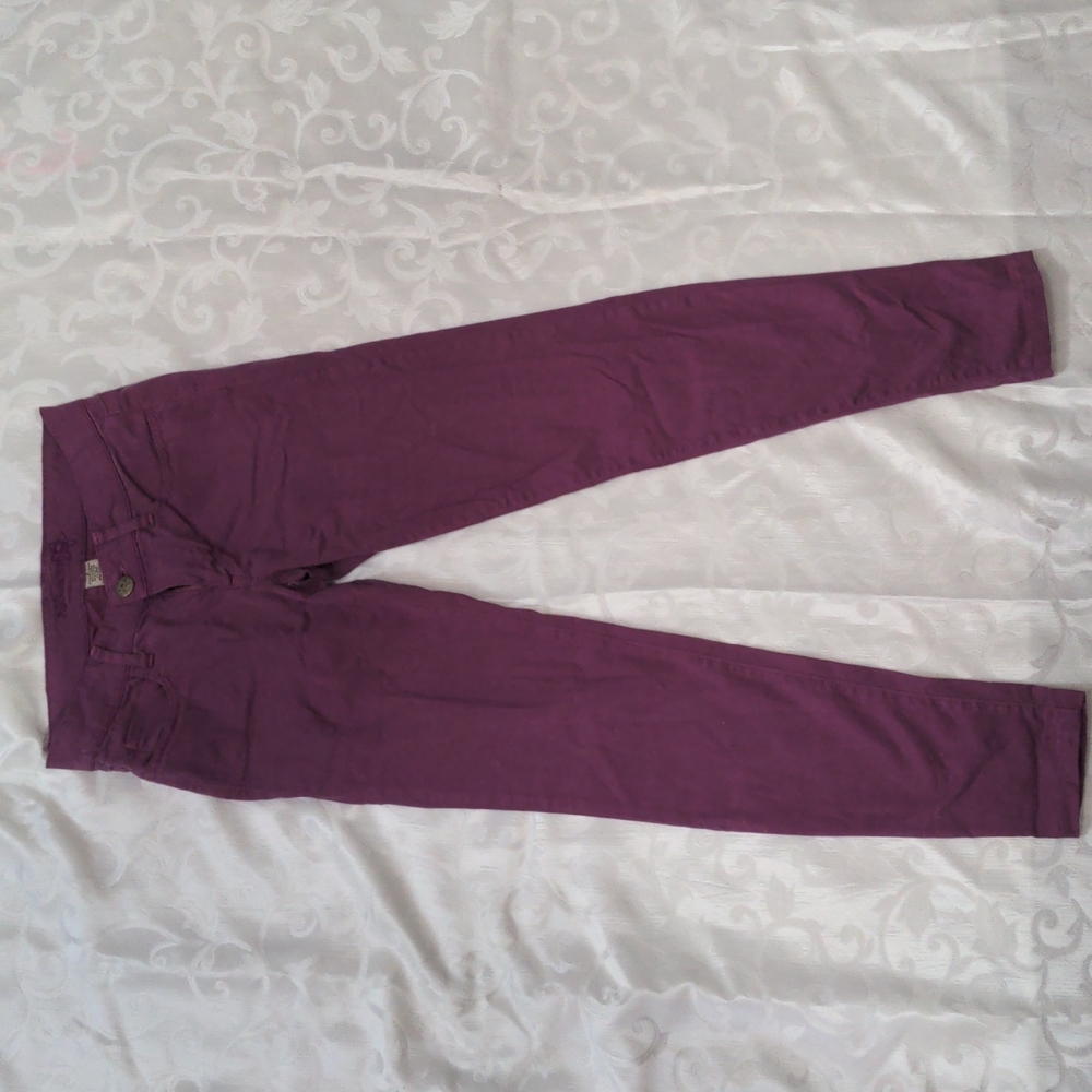 Delia's maroon jeans